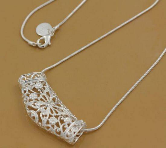 **STYLISH** BUTTERFLY HALLMARKED 925 STERLING SILVER SNAKE CHAIN AND PENDANT